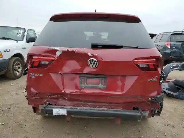 3VV2B7AX0JM138113 2018 VOLKSWAGEN TIGUAN-5