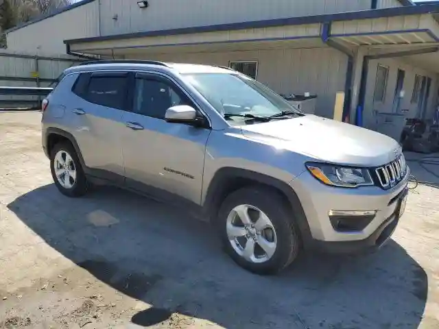 3C4NJDBB1KT703251 2019 JEEP COMPASS-3
