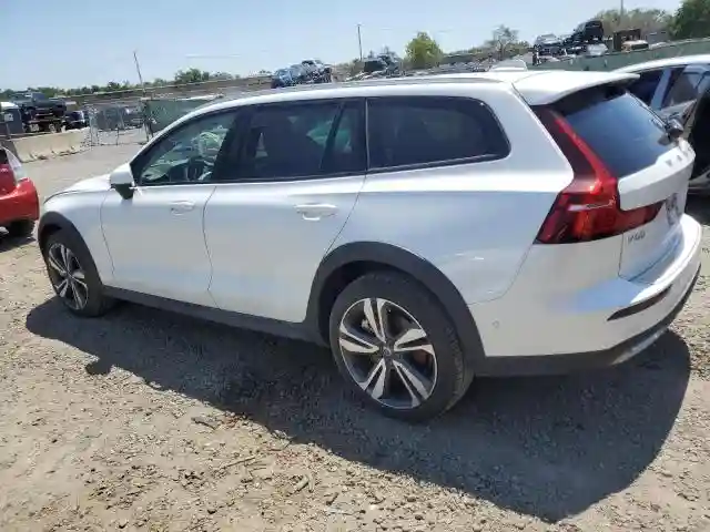 YV4L12WK0S2146031 2025 VOLVO V60-1