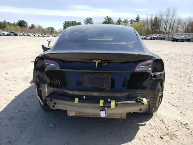 5YJ3E1EA4PF658387 2023 TESLA MODEL 3-5