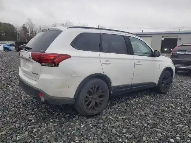 JA4AZ3A30JZ035228 2018 MITSUBISHI OUTLANDER-2