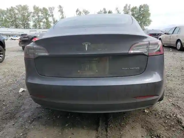 5YJ3E1EB2JF068866 2018 TESLA MODEL 3-5