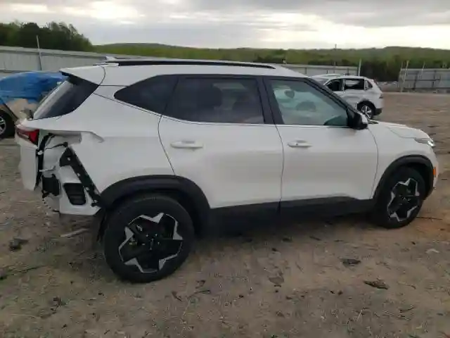 KNDER2AA6R7594354 2024 KIA SELTOS-2