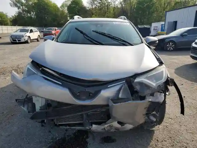 2T3WFREV6JW517737 2018 TOYOTA RAV4-4
