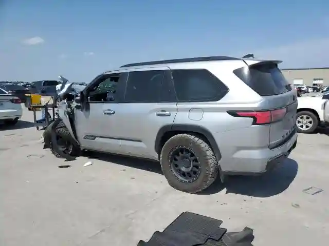 7SVAAABA0RX022703 2024 TOYOTA SEQUOIA-1