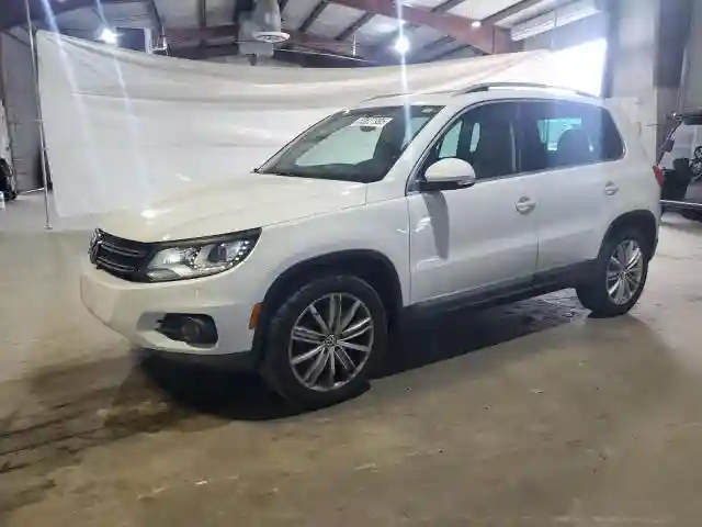 WVGAV7AXXGW557852 2016 VOLKSWAGEN TIGUAN-0