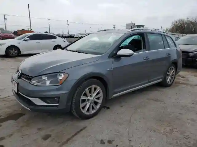 3VWH17AU3HM530771 2017 VOLKSWAGEN GOLF-0