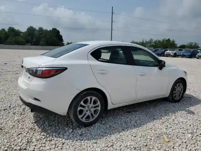 3MYDLBZV2GY124307 2016 TOYOTA SCION-2