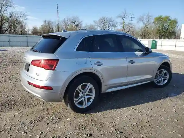 WA1BNAFY5J2057257 2018 AUDI Q5-2