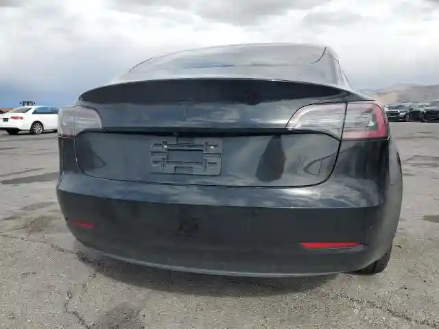 5YJ3E1EA2KF312637 2019 TESLA MODEL 3-5