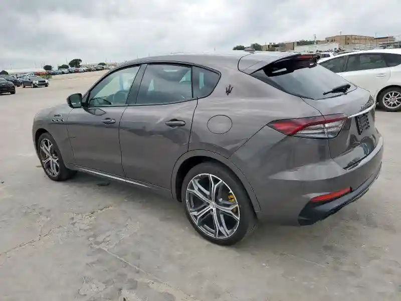 ZN661ZUM4NX393104 2022 MASERATI LEVANTE MO-1