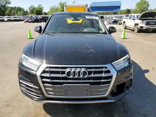 WA1ANAFY0J2001982 2018 AUDI Q5-4