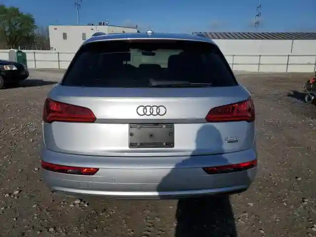 WA1BNAFY5J2057257 2018 AUDI Q5-5