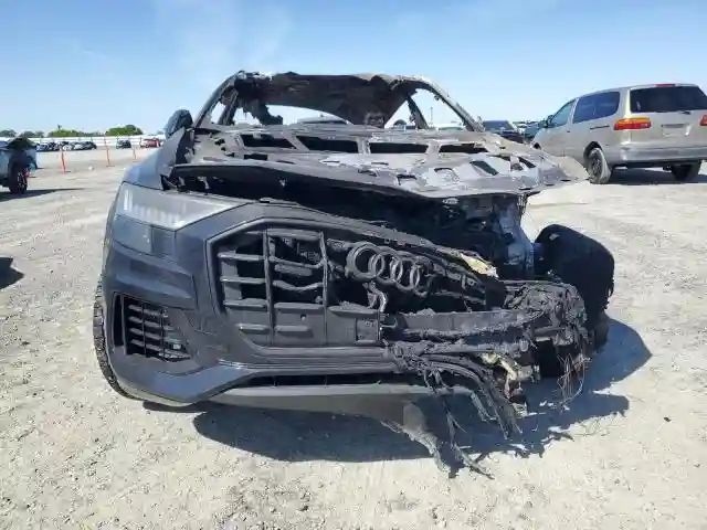 WA1CVAF1XKD014417 2019 AUDI Q8-4
