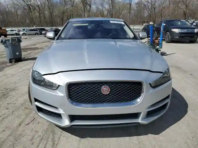 SAJAS4BNXHA977944 2017 JAGUAR XJ-4