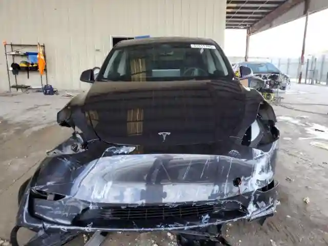 7SAYGDED7RF027862 2024 TESLA MODEL Y-4