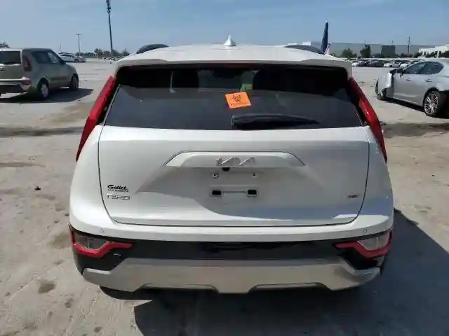 KNDCR3LEXP5058092 2023 KIA NIRO-5