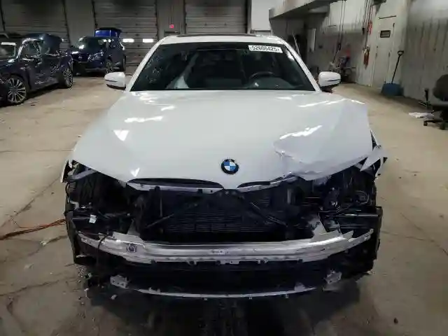 WBA13BJ04NWX53277 2022 BMW 5 SERIES-4