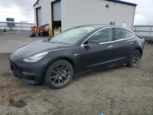 5YJ3E1EB9JF103550 2018 TESLA MODEL 3-0