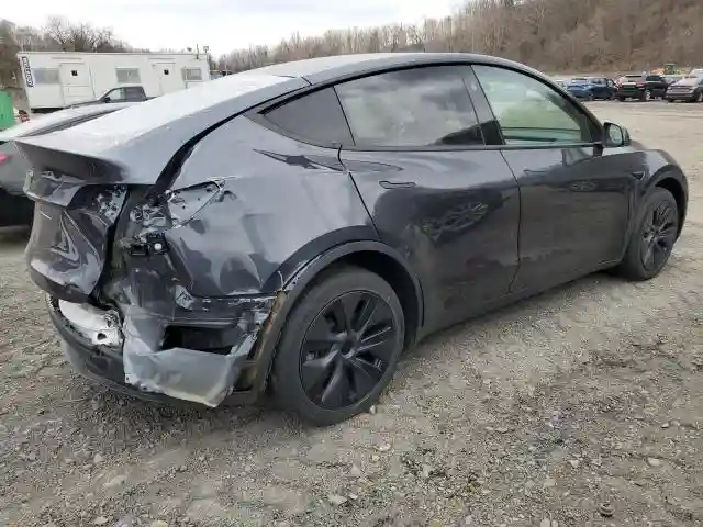 7SAYGDEE9SF224241 2025 TESLA MODEL Y-2