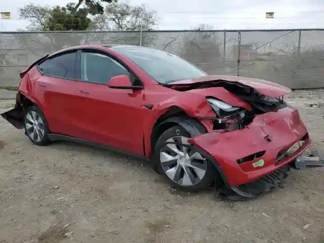 7SAYGDEE8PF810338 2023 TESLA MODEL Y-3