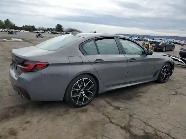 WBA73BJ09MWW96289 2021 BMW 5 SERIES-2