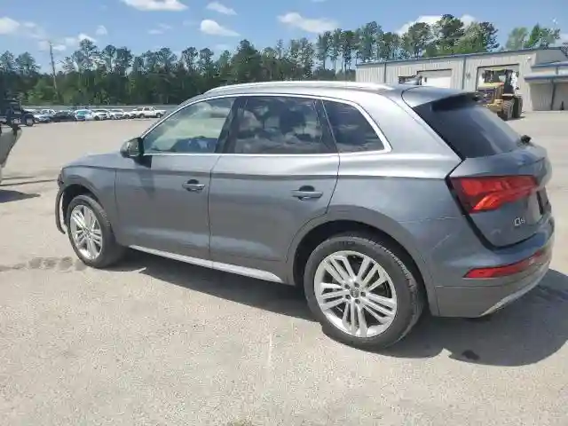 WA1CNAFY0J2056845 2018 AUDI Q5-1