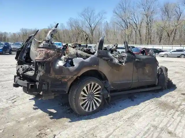 5LMJJ2LT2KEL23788 2019 LINCOLN NAVIGATOR-2