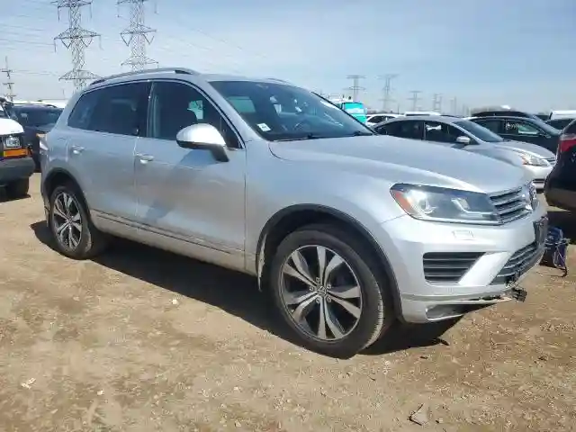 WVGRF7BP6HD005745 2017 VOLKSWAGEN TOUAREG-3