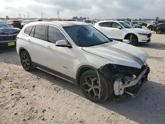 WBXHU7C36J5H40278 2018 BMW X1-3