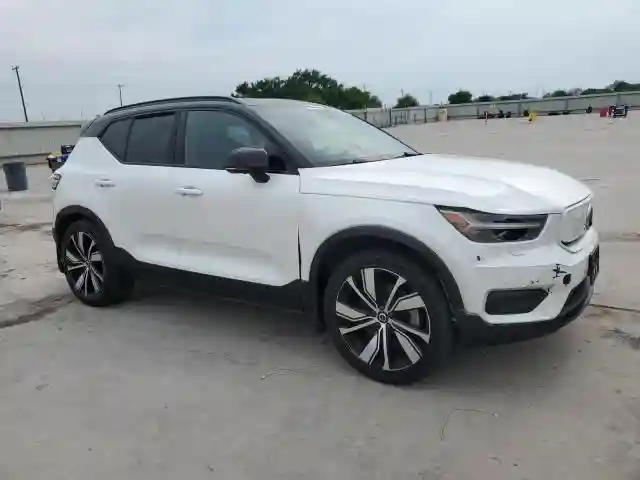YV4ED3UR8M2611762 2021 VOLVO XC40-3