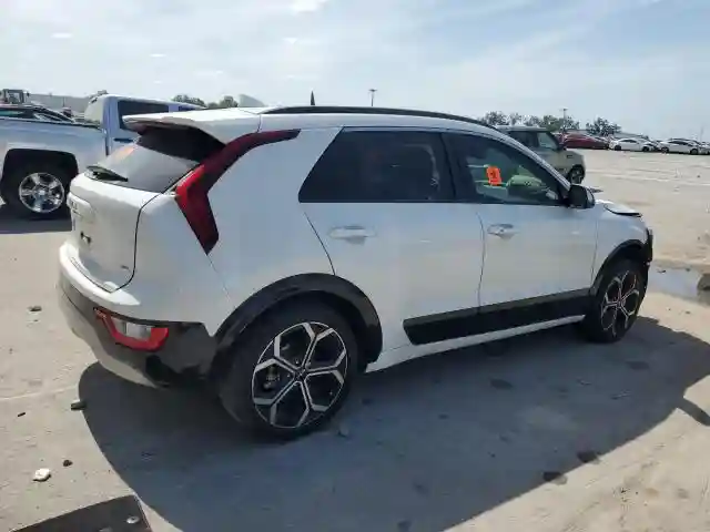 KNDCR3LEXP5058092 2023 KIA NIRO-2