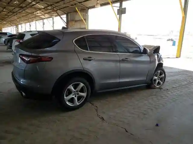 ZASFAKAN1J7B68985 2018 ALFA ROMEO STELVIO-2