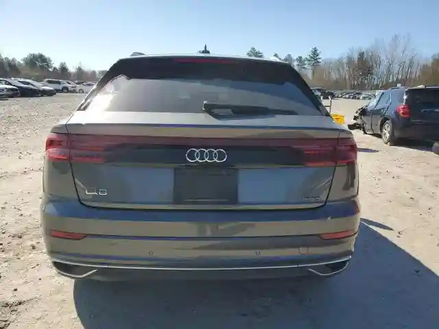 WA1BVAF19KD018356 2019 AUDI Q8-5