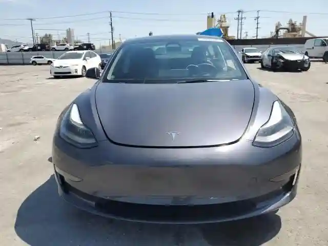 5YJ3E1EA1PF694473 2023 TESLA MODEL 3-4