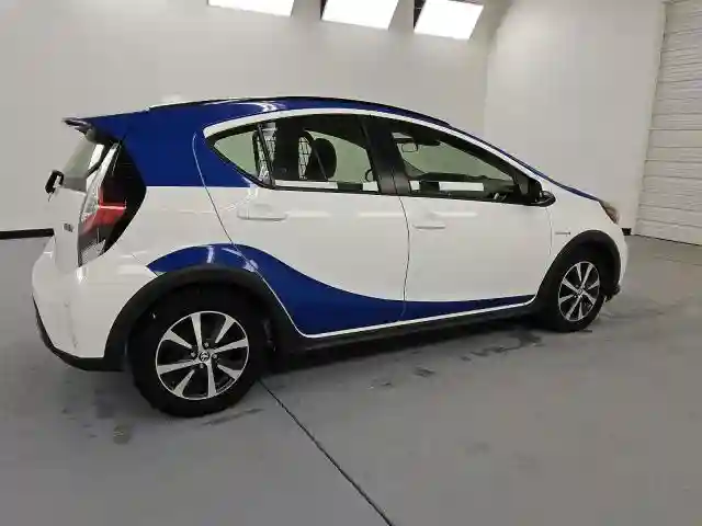 JTDKDTB34J1617239 2018 TOYOTA PRIUS-2