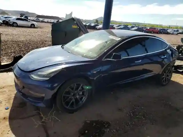 5YJ3E1EA0JF044752 2018 TESLA MODEL 3-0