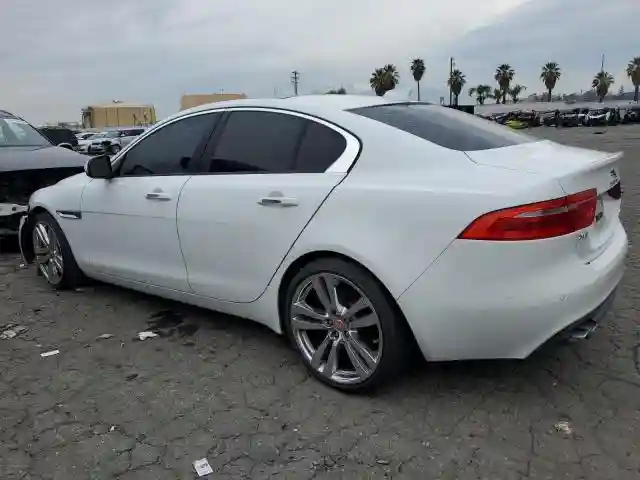 SAJAD4BN4HA952905 2017 JAGUAR XE-1