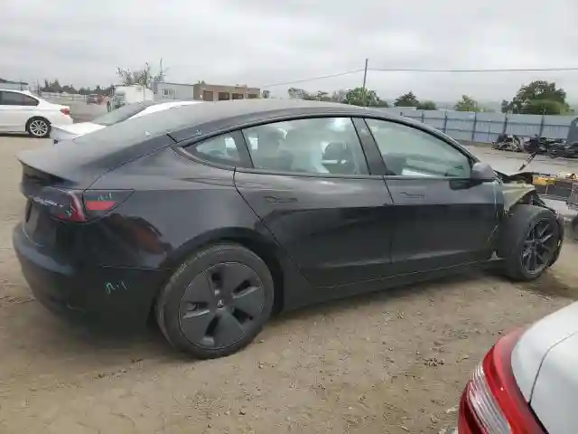 5YJ3E1EA2PF547160 2023 TESLA MODEL 3-2