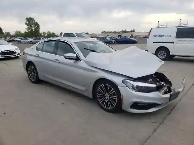 WBAJA9C53JB033199 2018 BMW 5 SERIES-3
