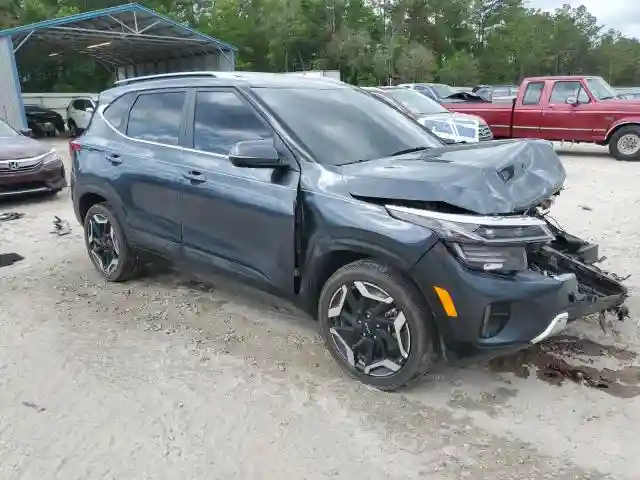 KNDETCA75R7493995 2024 KIA SELTOS-3