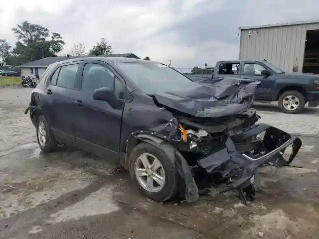3GNCJNSBXJL327460 2018 CHEVROLET TRAX-3
