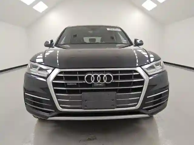 WA1CNAFY3J2031860 2018 AUDI Q5-4