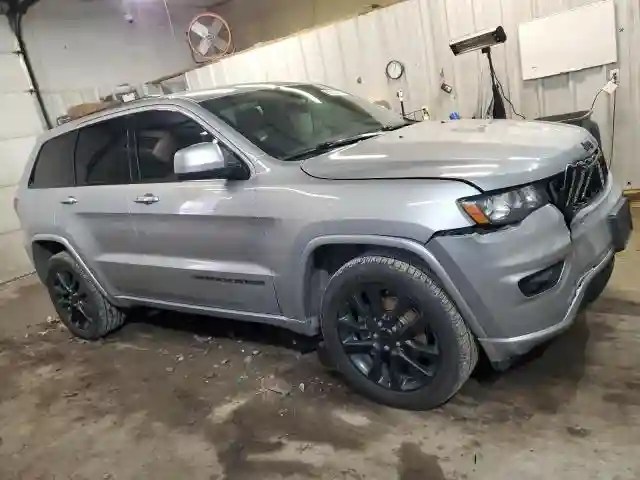 1C4RJFAG8HC892673 2017 JEEP GRAND CHEROKEE-3