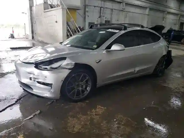 5YJ3E1EB4JF087466 2018 TESLA MODEL 3-0