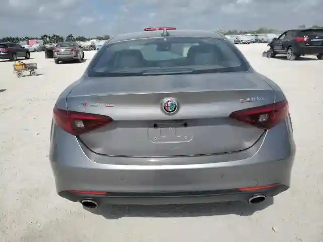 ZARFAEDN3H7550764 2017 ALFA ROMEO GIULIA-5