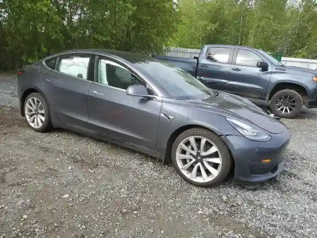 5YJ3E1EB2JF068866 2018 TESLA MODEL 3-3