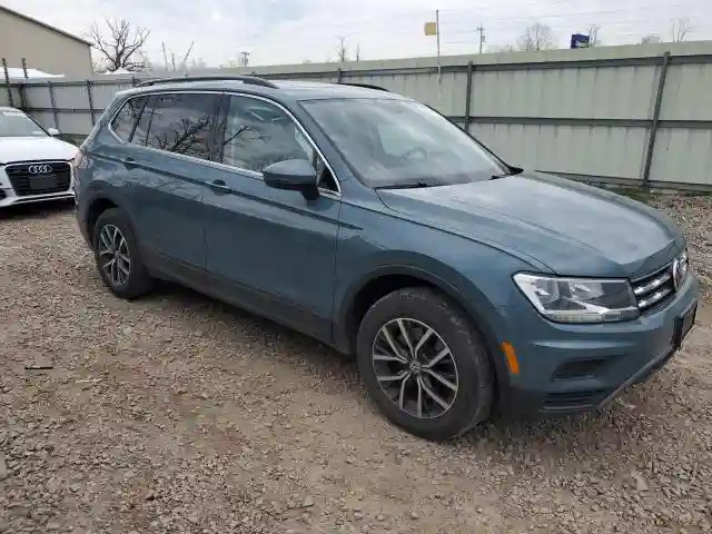 3VV2B7AX0KM132572 2019 VOLKSWAGEN TIGUAN-3