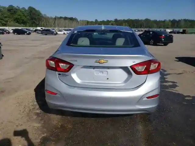 1G1BE5SM8J7138152 2018 CHEVROLET CRUZE-5