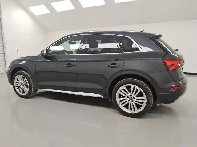 WA1CNAFY3J2031860 2018 AUDI Q5-1